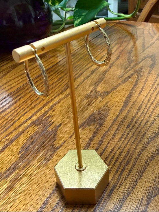 10K Gold Hoop Earrings Oval Textured - Picture 7 of 8